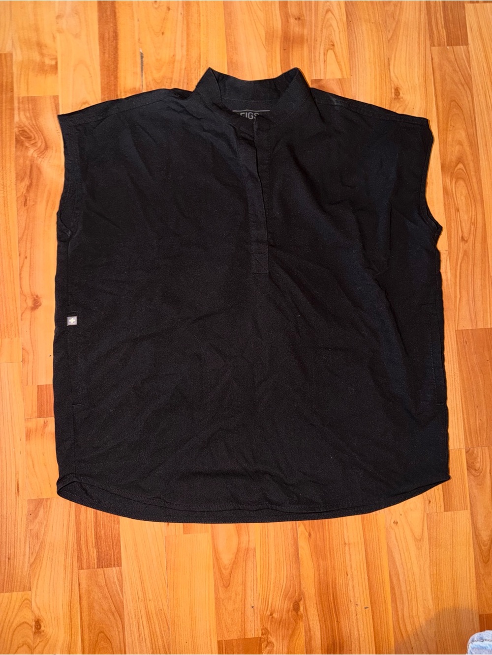 FIGS women’s Black Sleeveless Polo Shirt